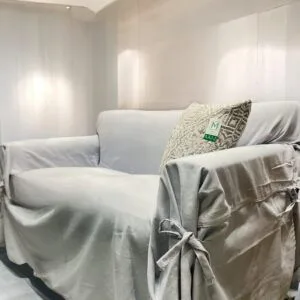 Funda de sillón 1 cuerpo marchena visón sobre sillon